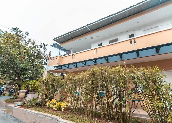 Dolfie Residence