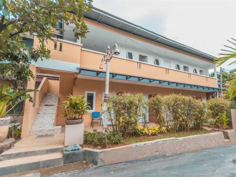 Hotel Dolfie Depok